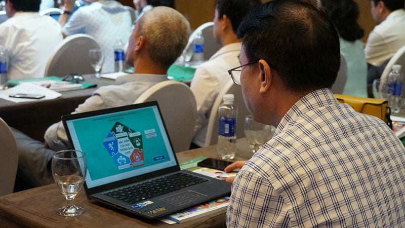 Hội thảo “Giới thiệu khóa học trực tuyến về Học thông qua Chơi” trong khuôn khổ dự án iPLAY với sự tham gia của các lãnh đạo, chuyên viên từ Cục NG&CBQLGD, Vụ Giáo dục Tiểu học - Bộ GD&ĐT Việt Nam, cùng đại diện của các Sở/Phòng GD&ĐT toàn quốc.